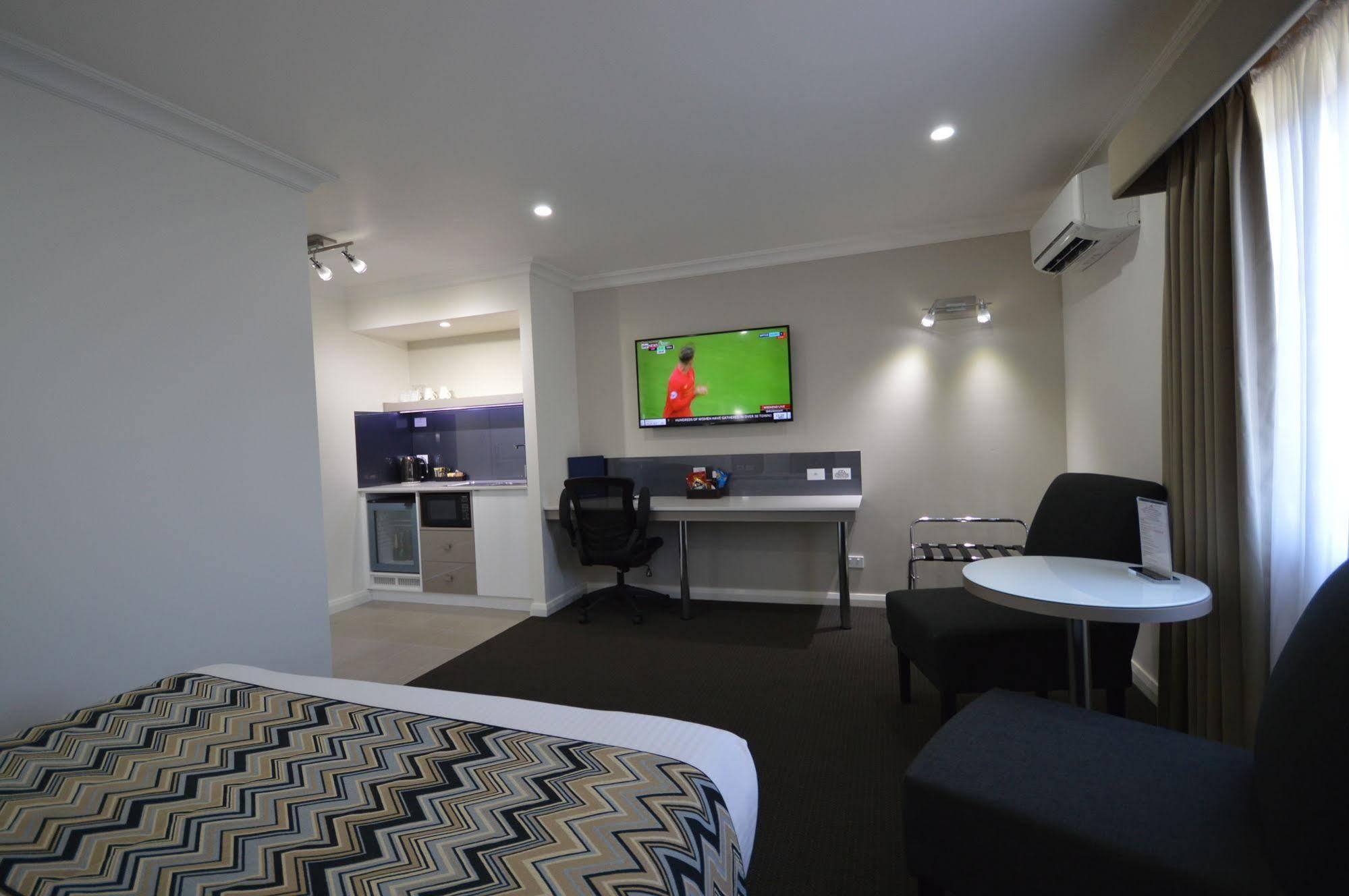 Bluegum Dubbo (Adults Only) Motel Екстериор снимка