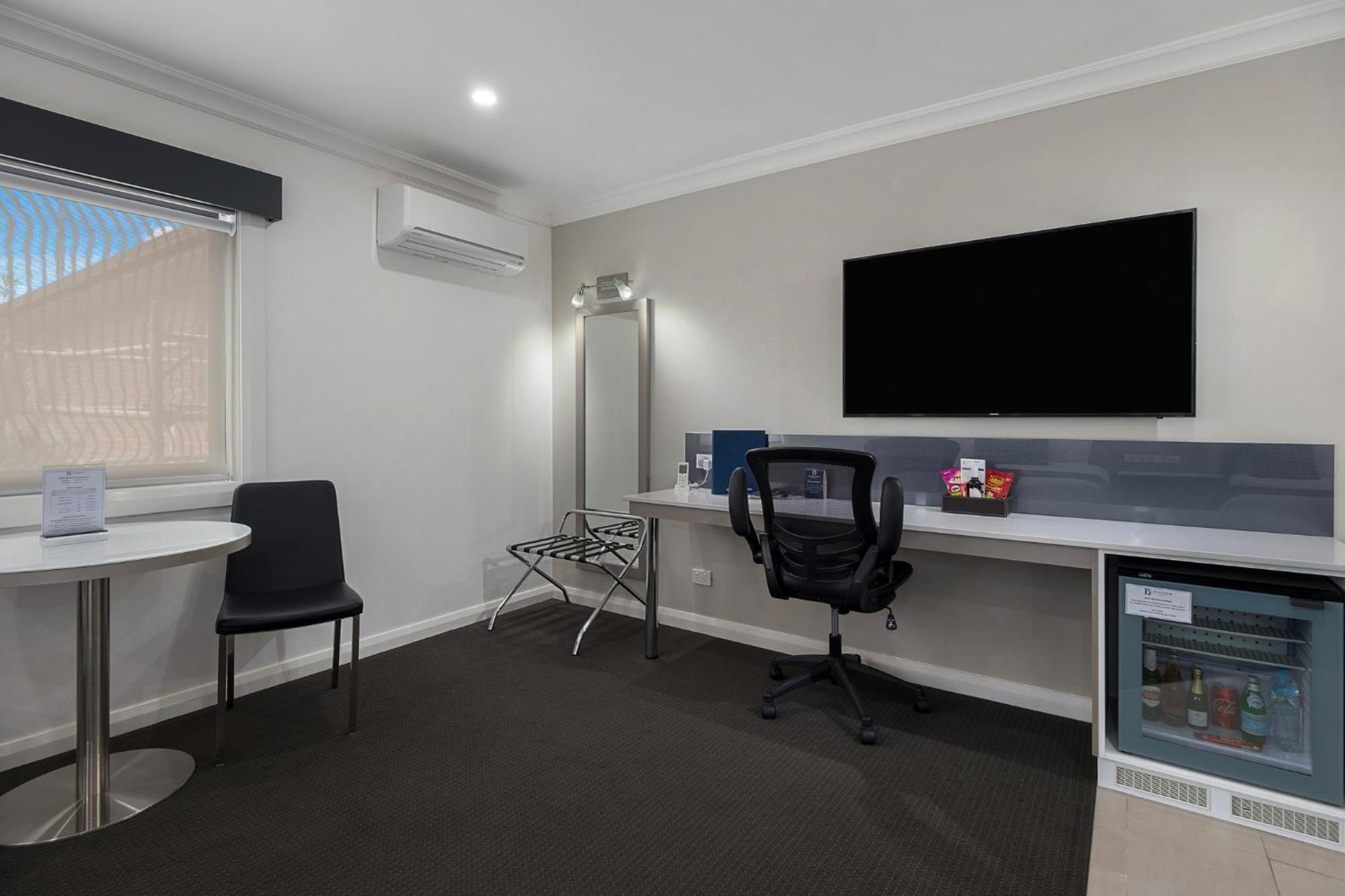 Bluegum Dubbo (Adults Only) Motel Стая снимка
